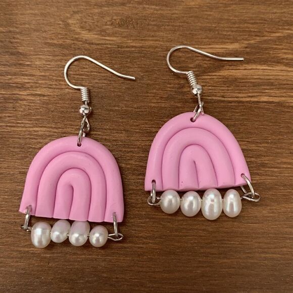 🌸Lovely Pink Rainbow Pearl Earrings - Picture 2 of 4